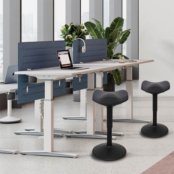 Ergonomisk sitt-stå-pall triangulär 48-65cm | 123ink | svart 65440089C 390048 - 6