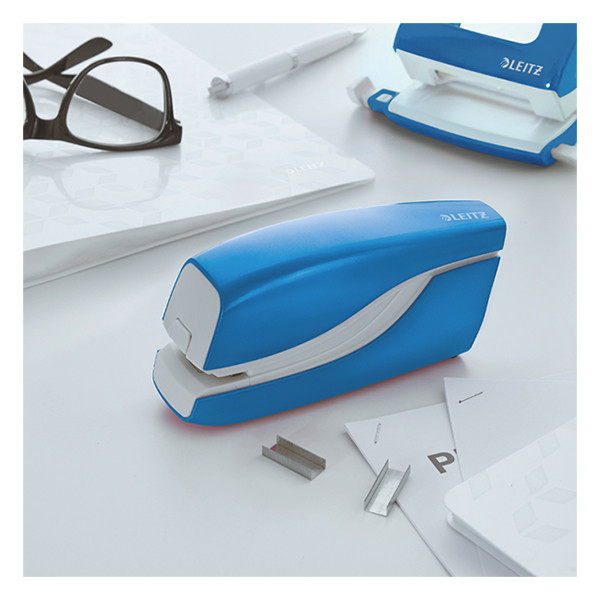 Leitz Häftapparat 10 ark elektrisk | Leitz 5566 WOW | blå 55661036 226033 - 4