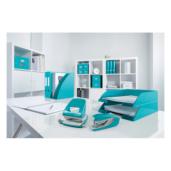 Kollegieblock A4 linjerat | 80 ark | isblå metallic | Leitz 4637 WOW 211984 - 2