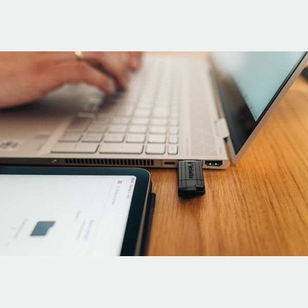 USB-minne 2.0 128GB | Verbatim PinStripe 500150 - 9